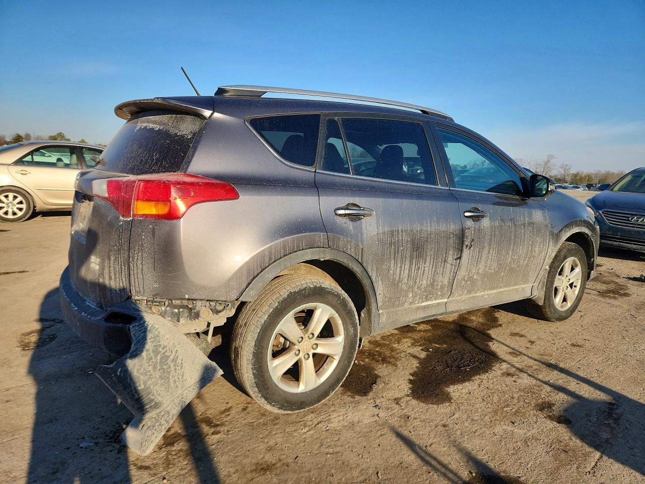 2014 TOYOTA RAV4 XLE photo 3