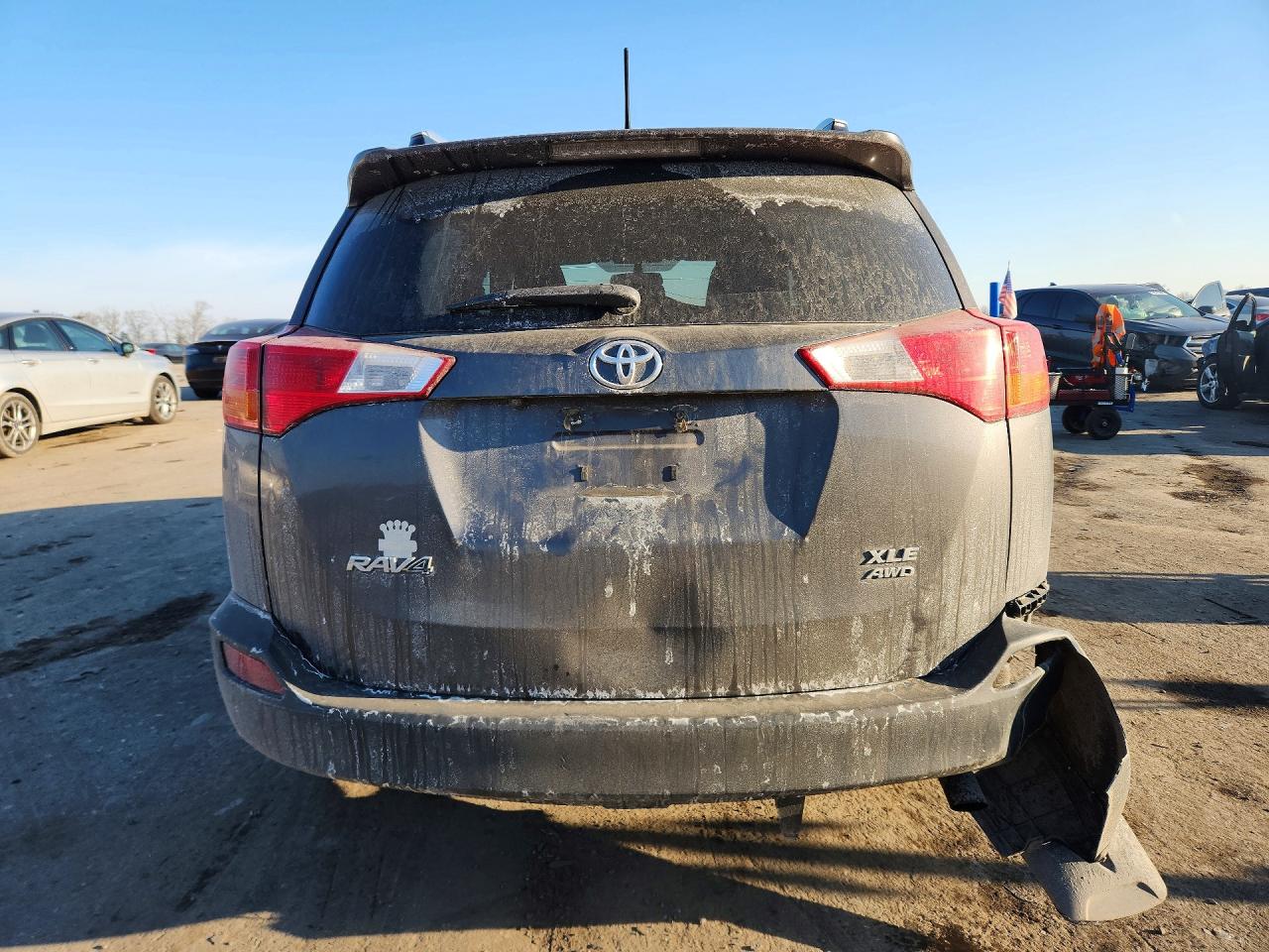 2014 TOYOTA RAV4 XLE photo 6