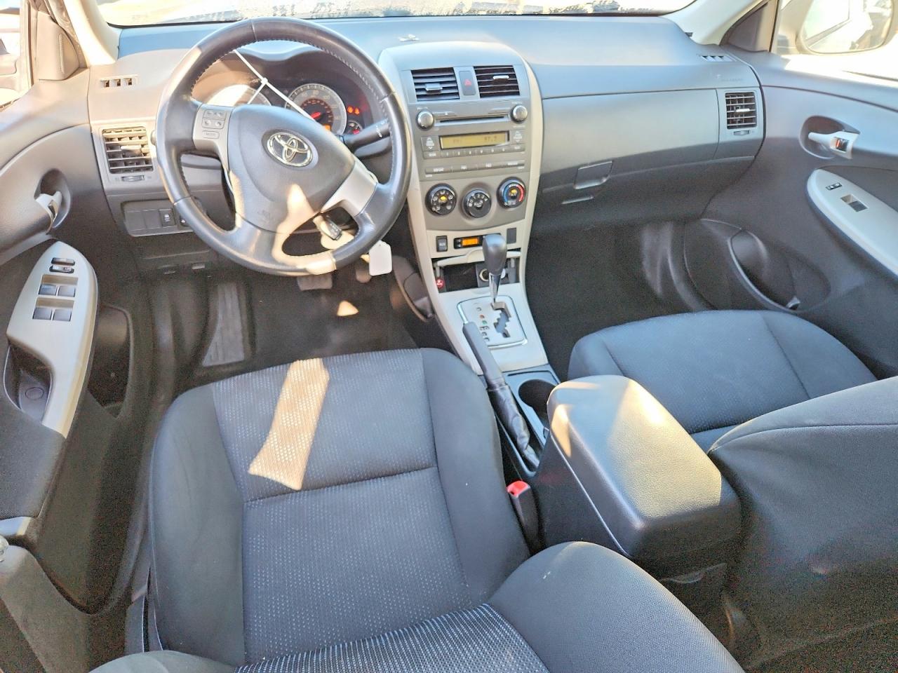 2010 TOYOTA COROLLA S photo 8