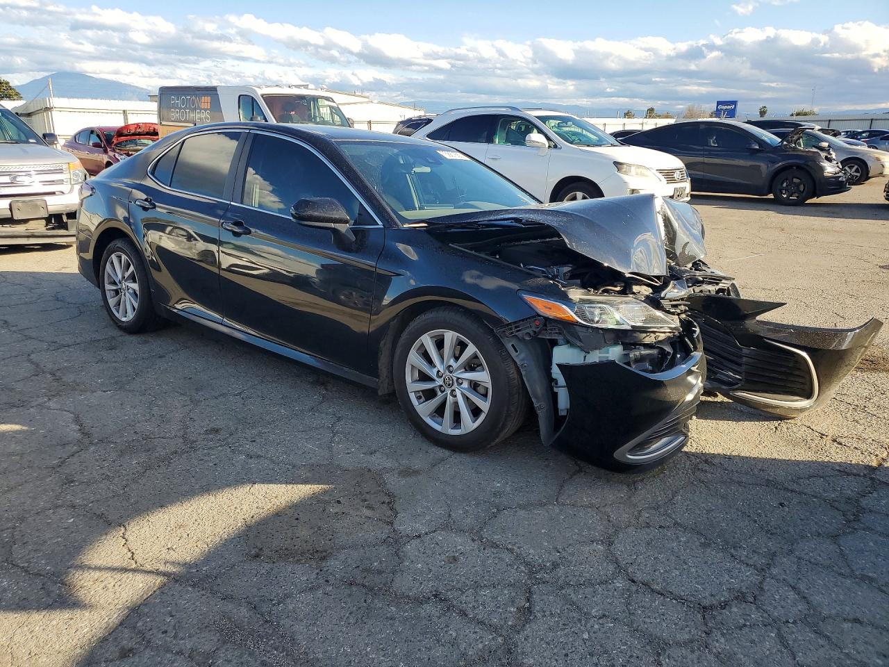 2021 TOYOTA CAMRY LE photo 4