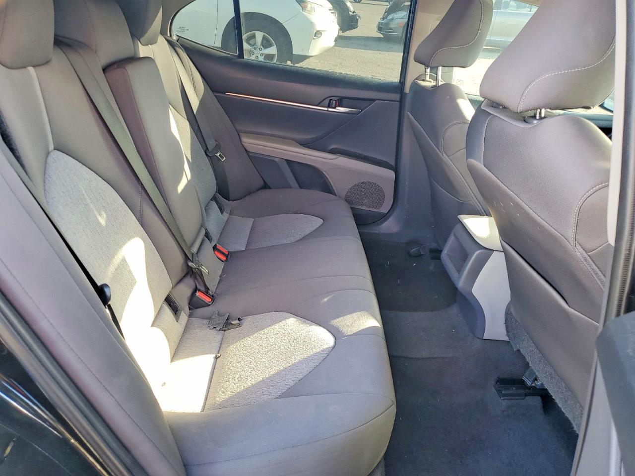 2021 TOYOTA CAMRY LE photo 10