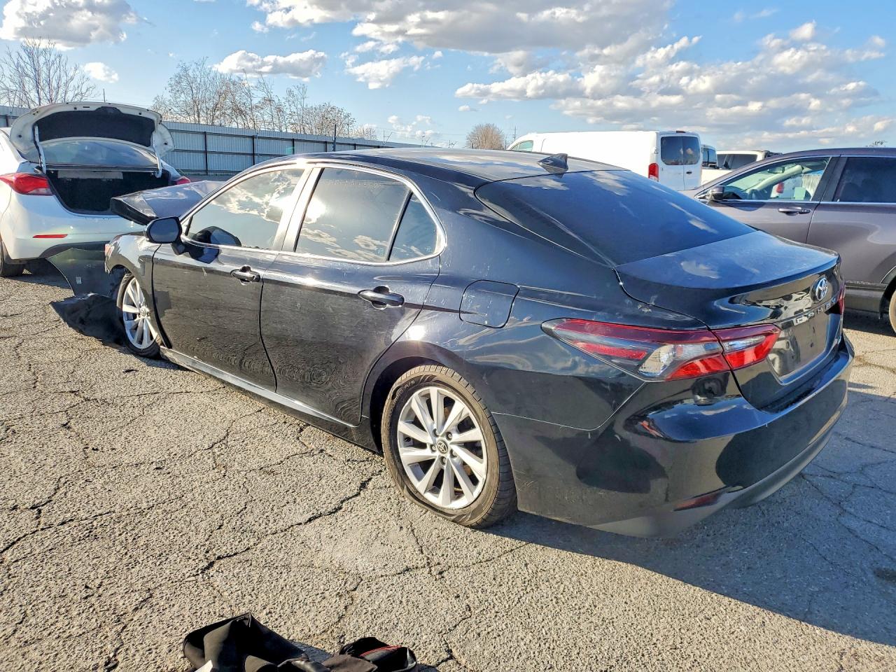 2021 TOYOTA CAMRY LE photo 2