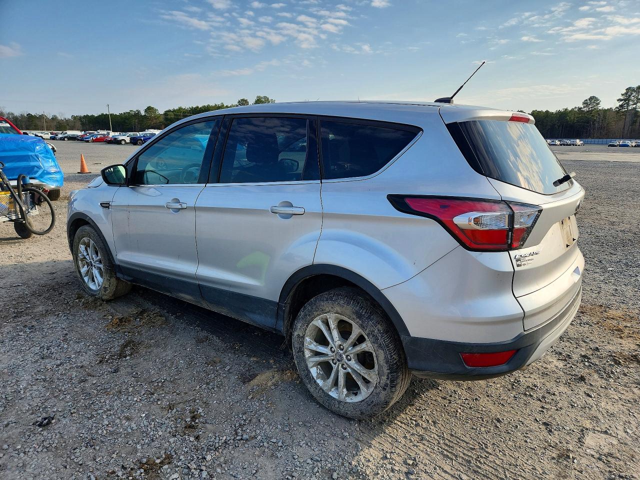 2017 FORD ESCAPE SE photo 4