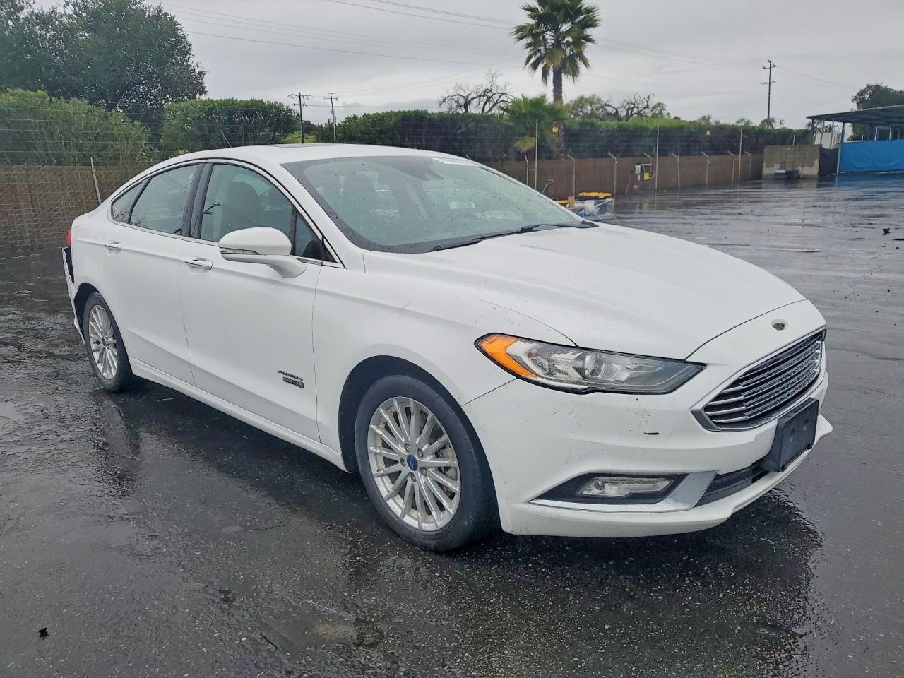 2017 FORD FUSION SE PHEV photo 4