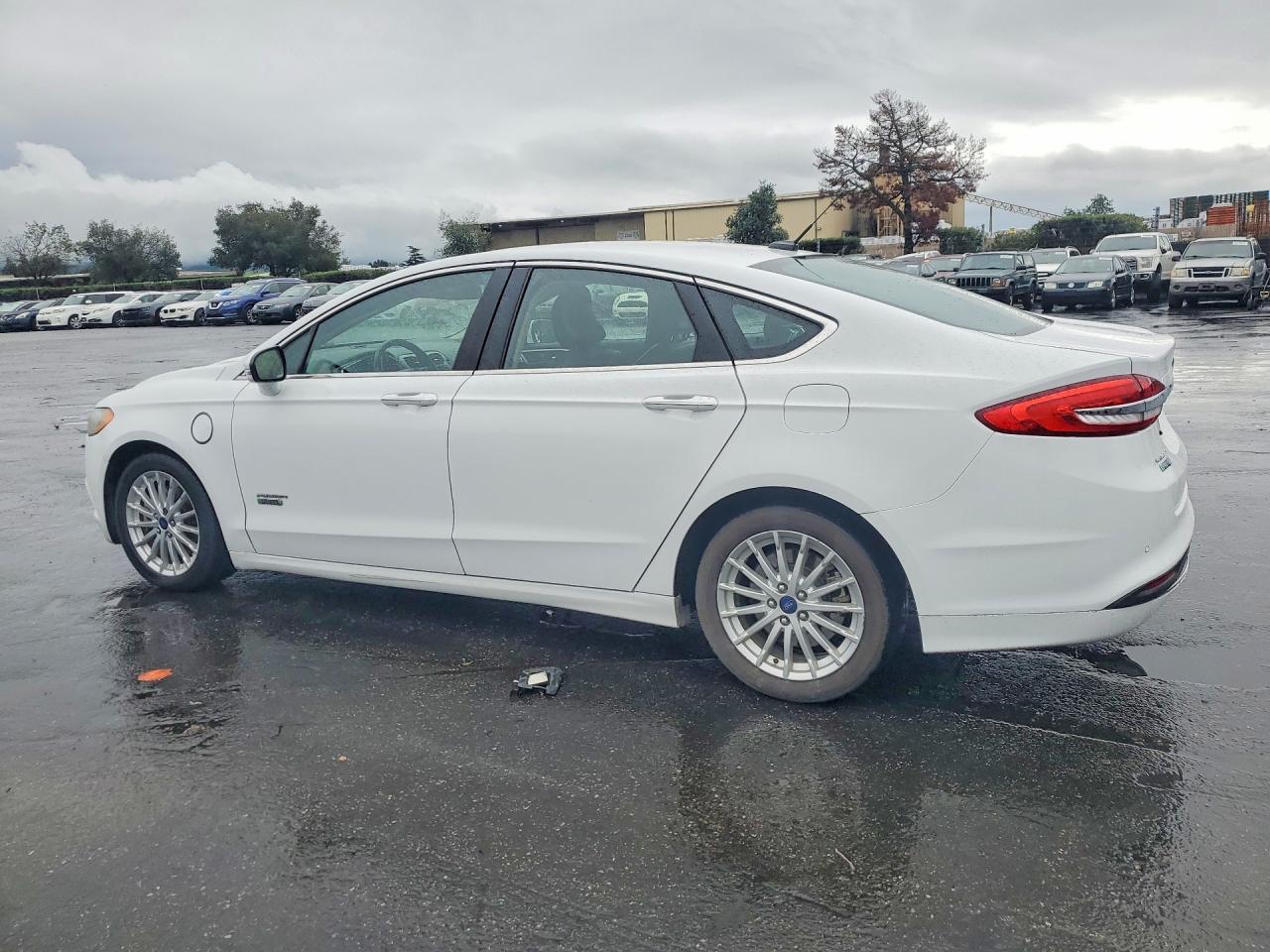 2017 FORD FUSION SE PHEV photo 2