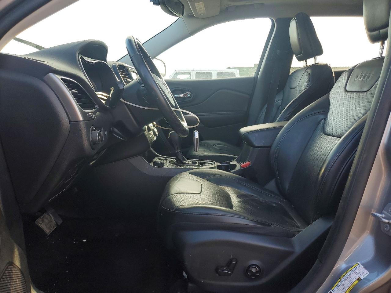 2019 JEEP CHEROKEE LIMITED photo 13