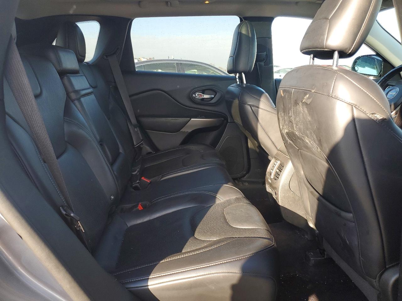 2019 JEEP CHEROKEE LIMITED photo 19