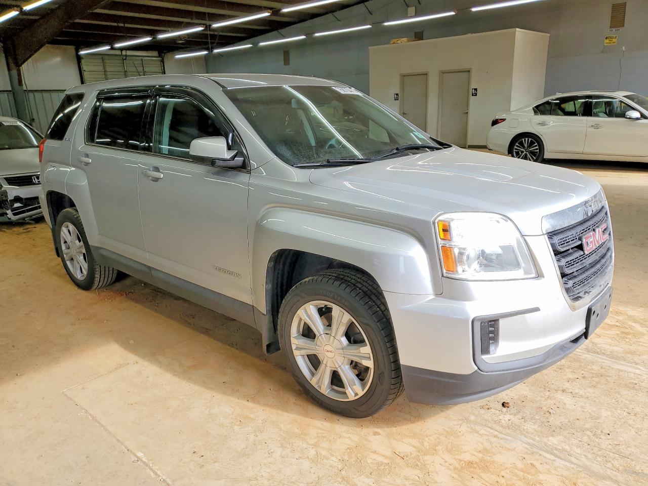2017 GMC TERRAIN SLE photo 4