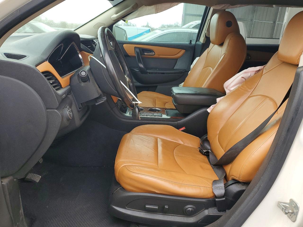 2014 CHEVROLET TRAVERSE LT photo 7