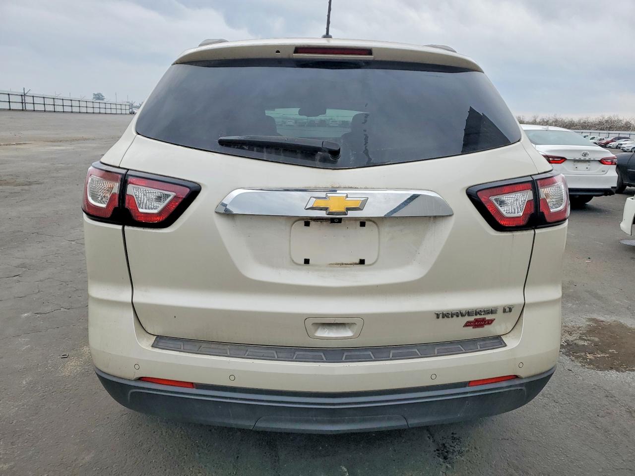 2014 CHEVROLET TRAVERSE LT photo 6