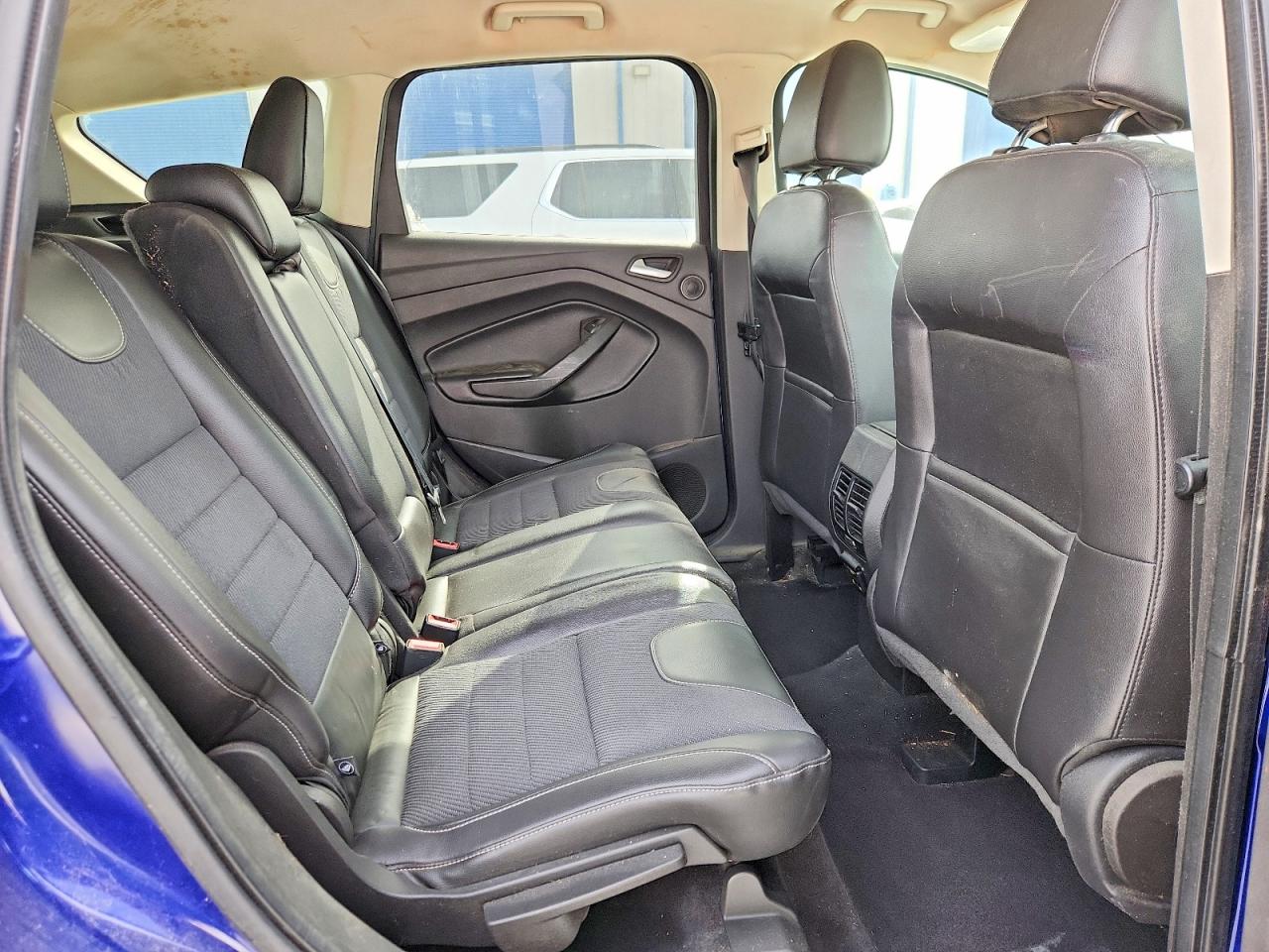 2016 FORD ESCAPE SE photo 11