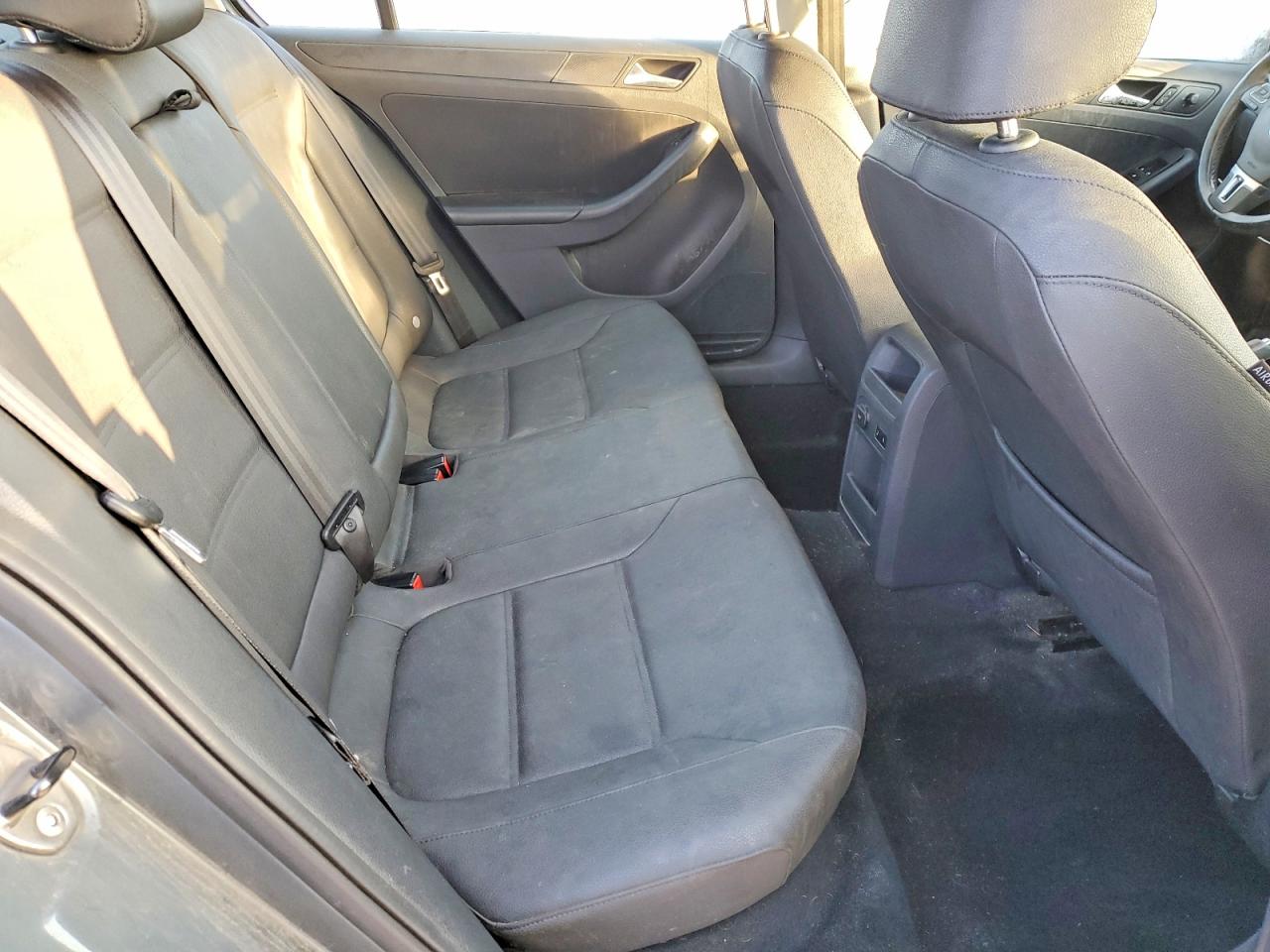 2011 VOLKSWAGEN JETTA SE photo 10