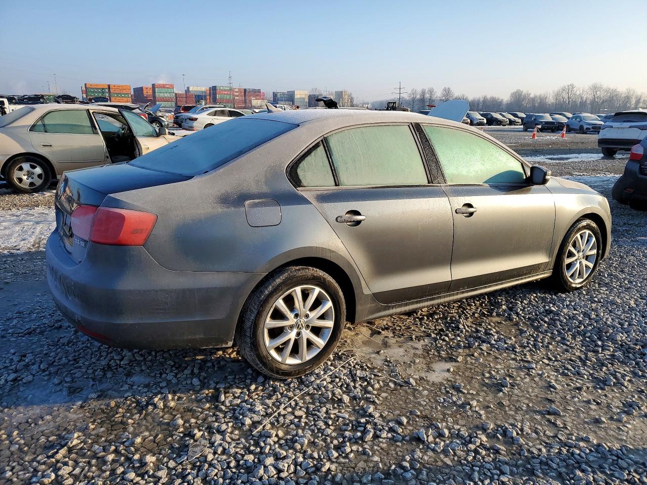 2011 VOLKSWAGEN JETTA SE photo 3