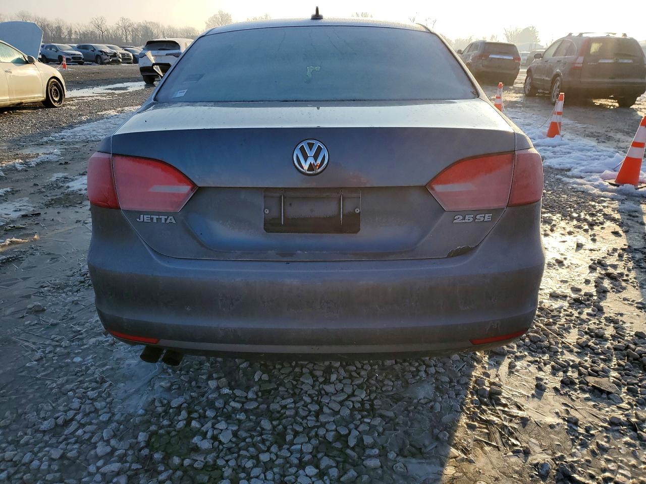 2011 VOLKSWAGEN JETTA SE photo 6