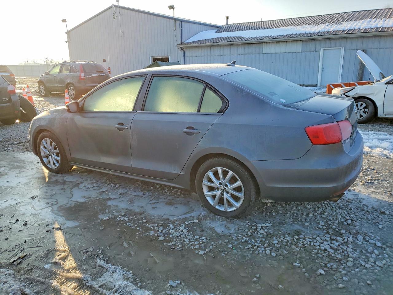 2011 VOLKSWAGEN JETTA SE photo 2