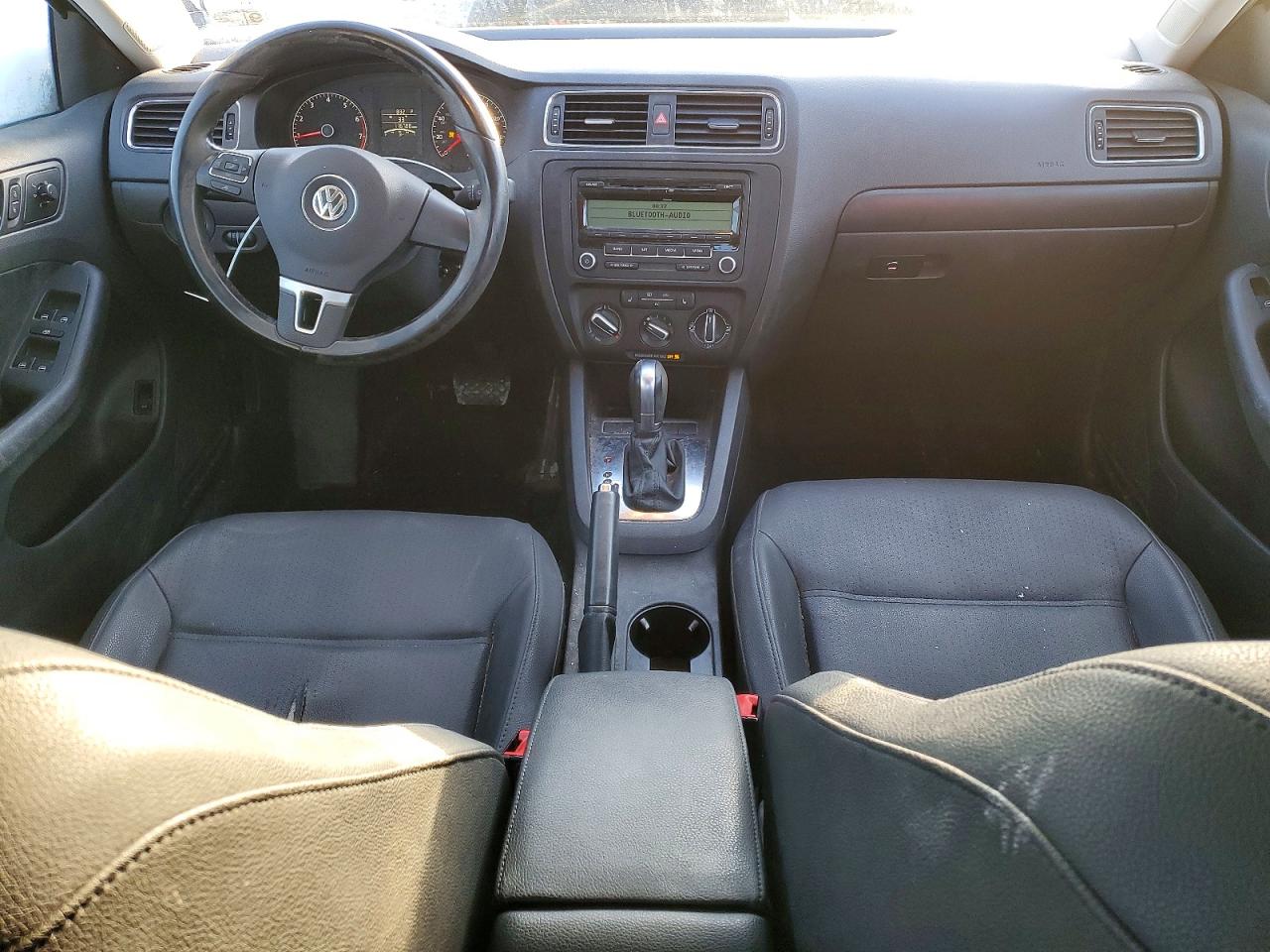 2011 VOLKSWAGEN JETTA SE photo 8