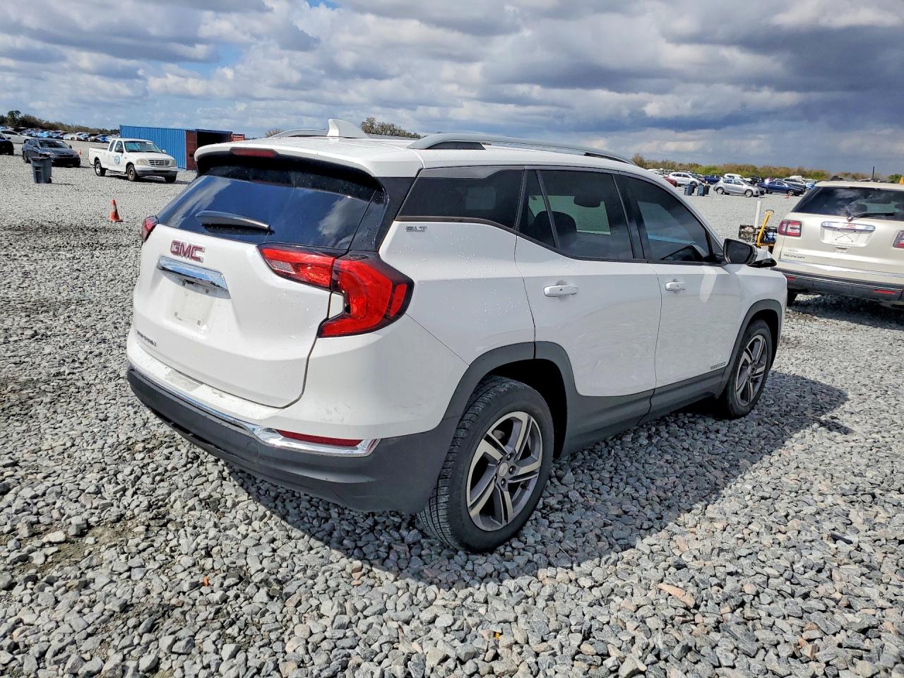 2020 GMC TERRAIN SLT photo 5