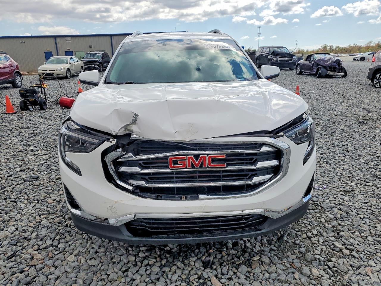 2020 GMC TERRAIN SLT photo 9