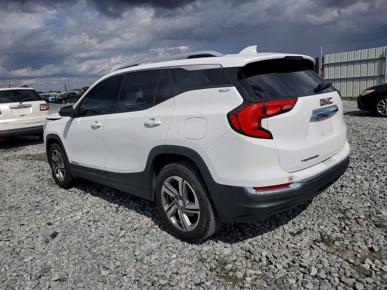 2020 GMC TERRAIN SLT photo 3