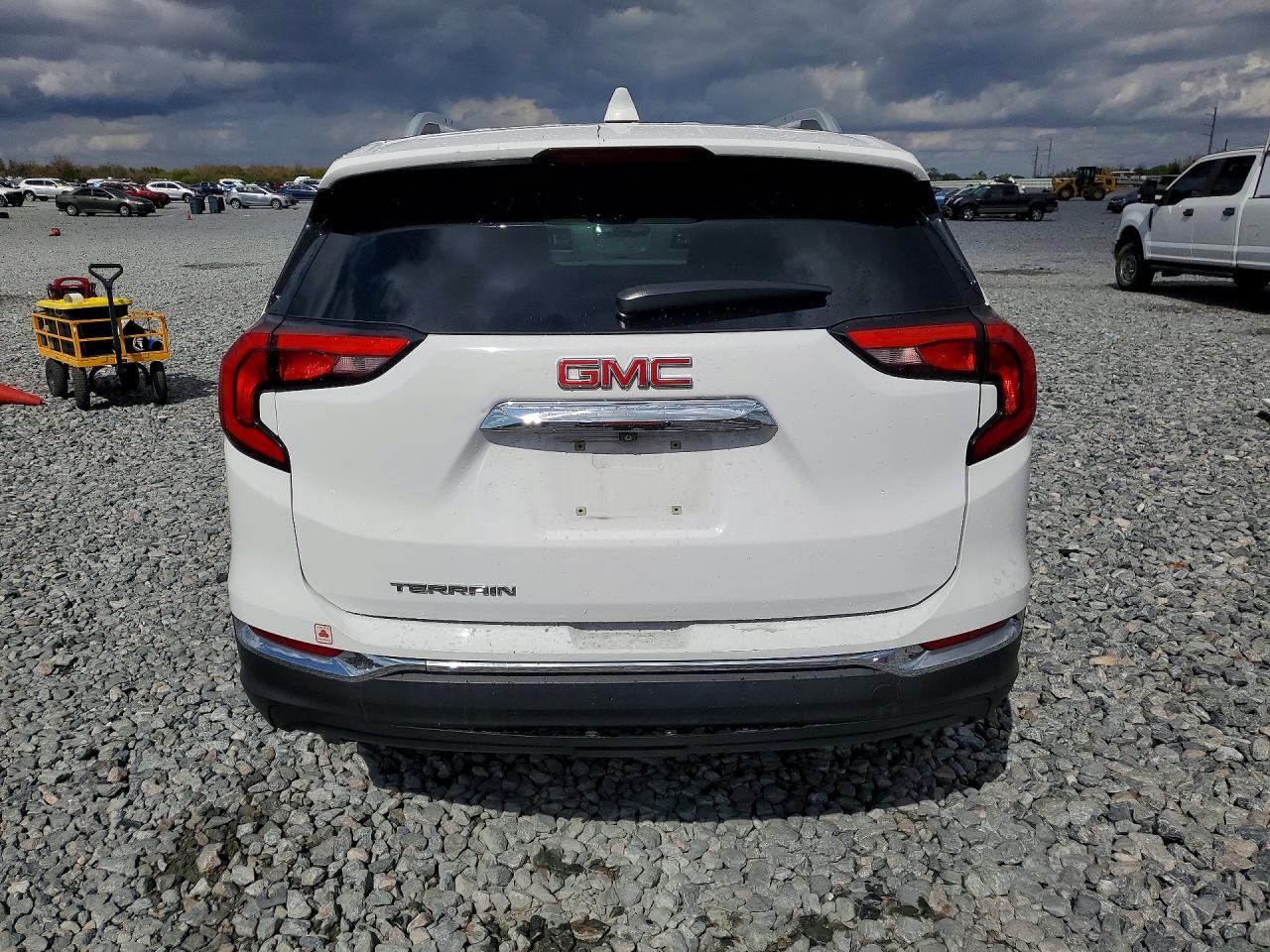 2020 GMC TERRAIN SLT photo 11