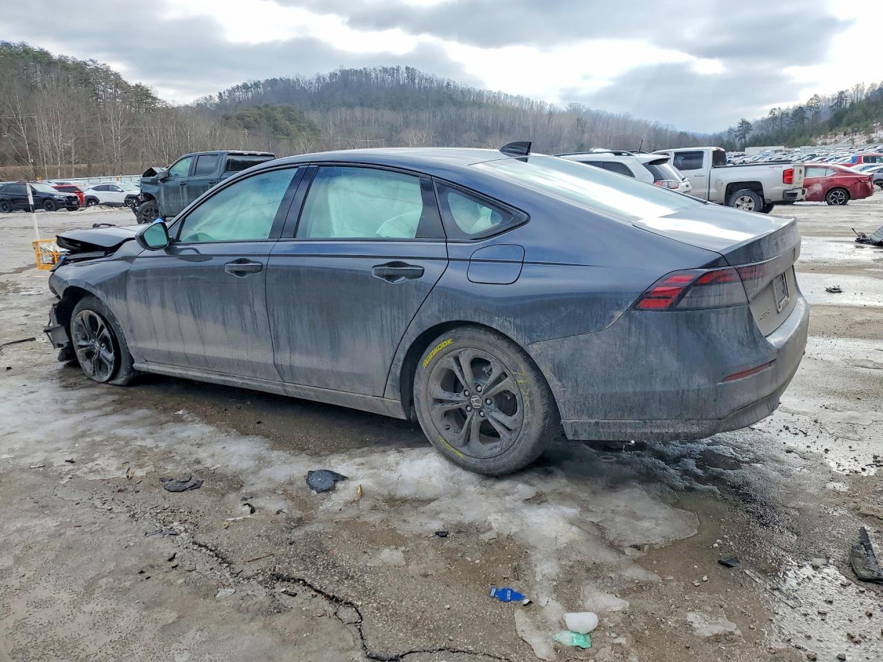 2025 HONDA ACCORD SE photo 2