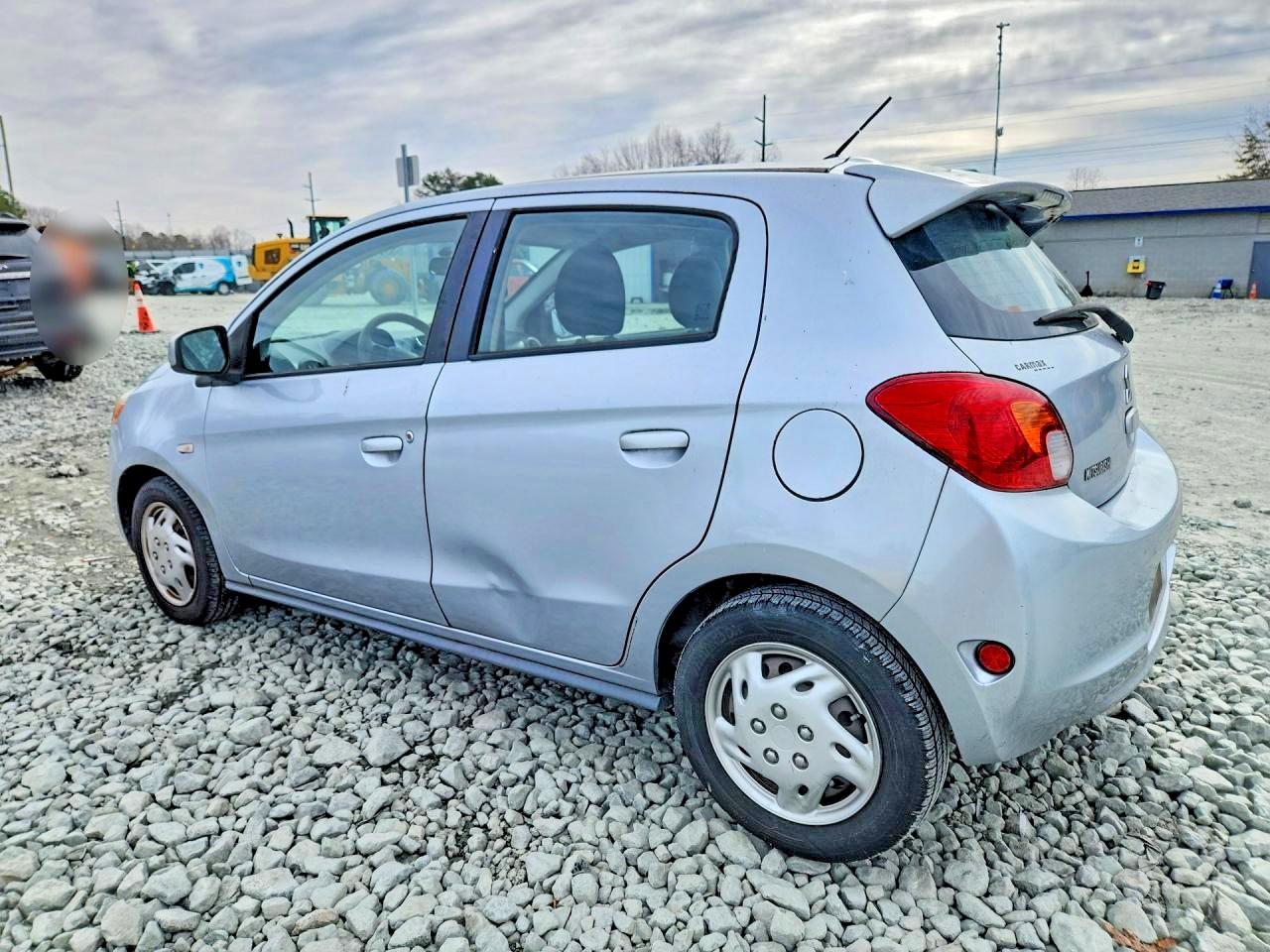 2015 MITSUBISHI MIRAGE photo 3