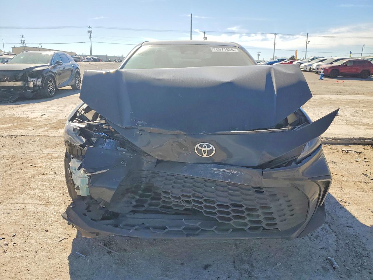 2025 TOYOTA CAMRY SE photo 9