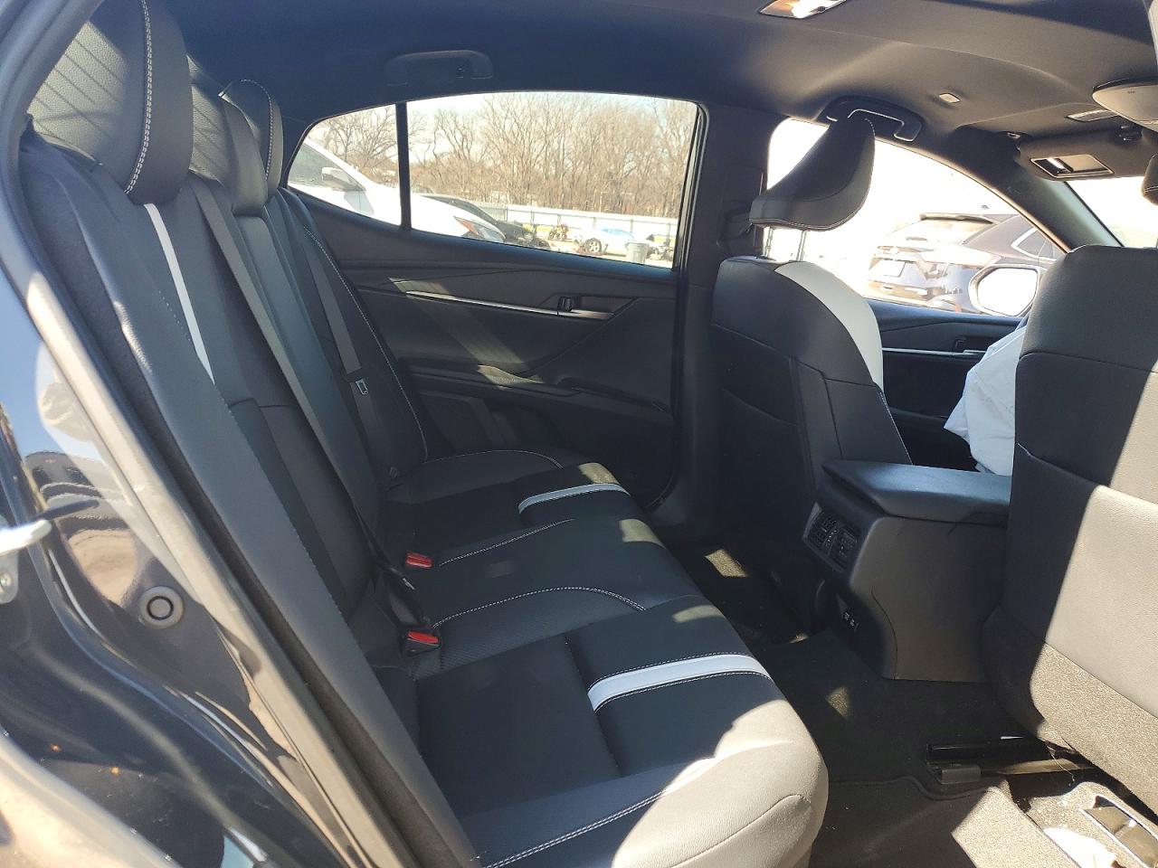2025 TOYOTA CAMRY SE photo 19
