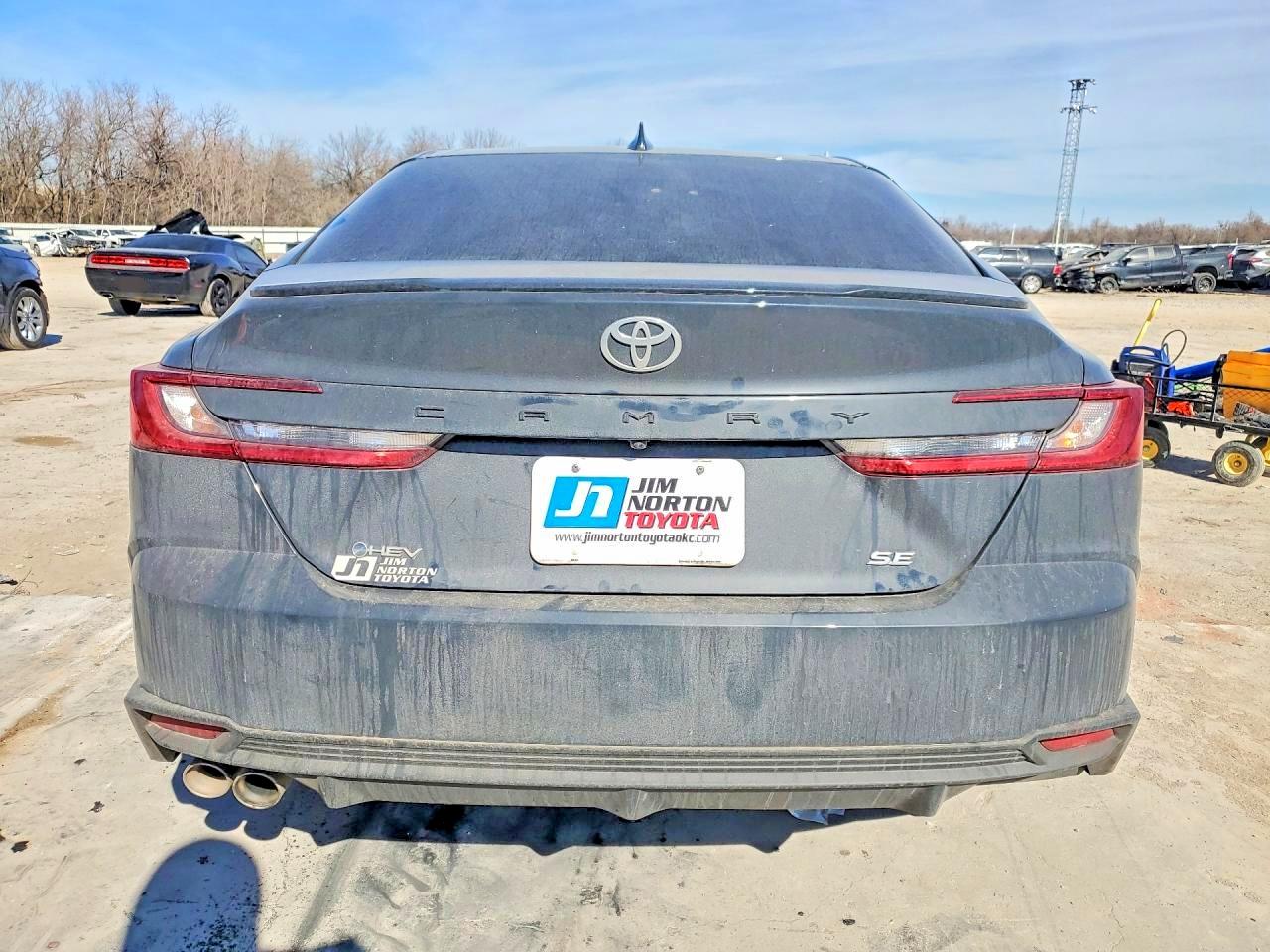 2025 TOYOTA CAMRY SE photo 11