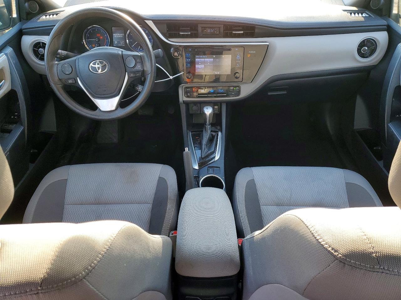 2017 TOYOTA COROLLA L photo 8