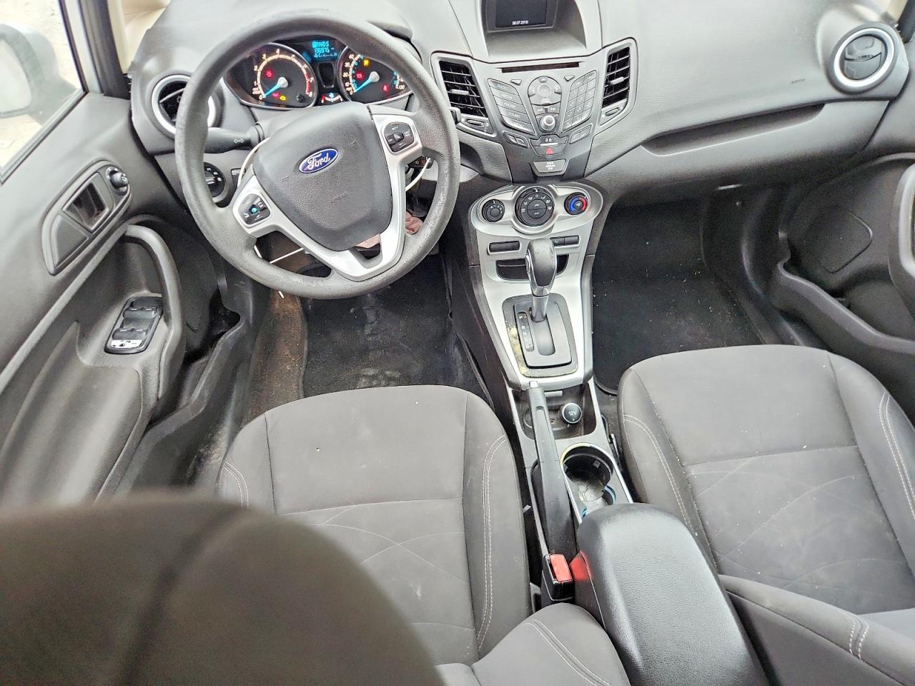 2018 FORD FIESTA SE photo 8