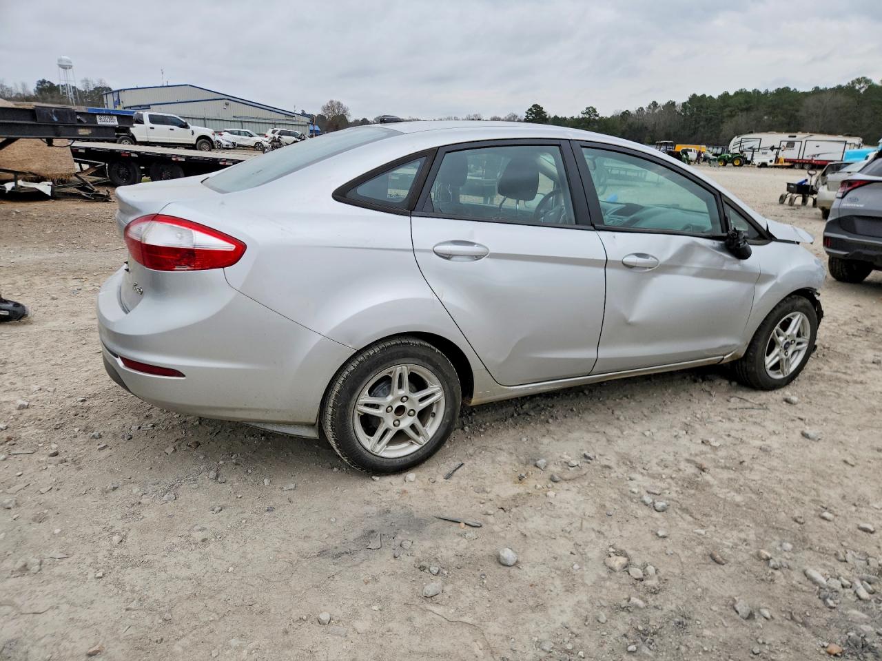 2018 FORD FIESTA SE photo 3