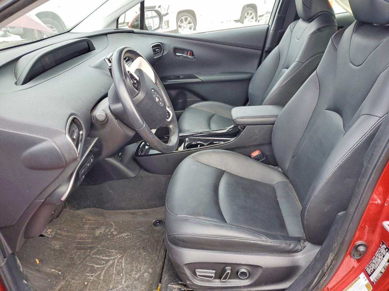 2017 TOYOTA PRIUS photo 7