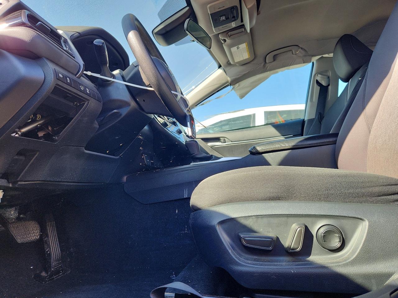 2024 TOYOTA CAMRY LE photo 13