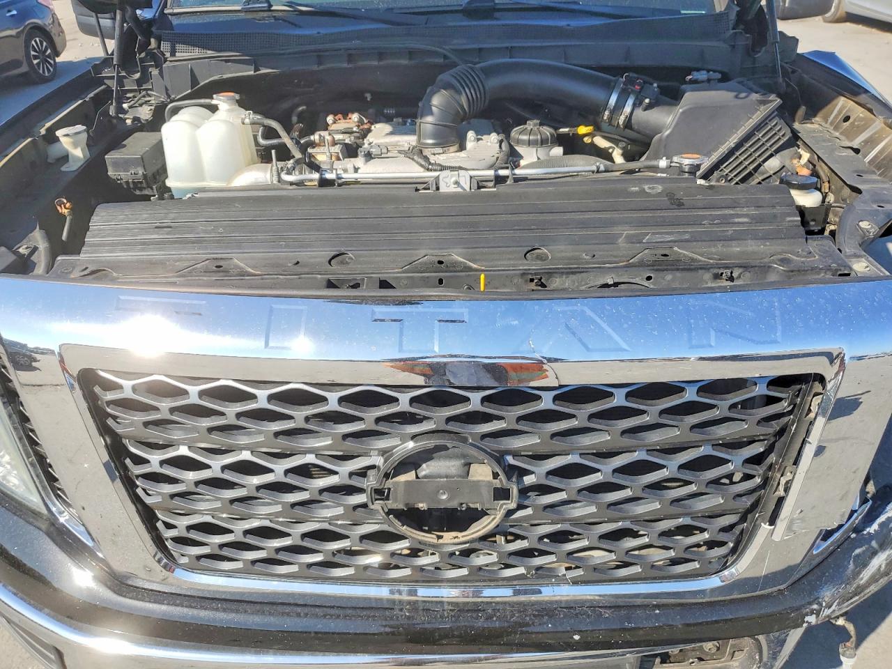2017 NISSAN TITAN XD SV photo 31