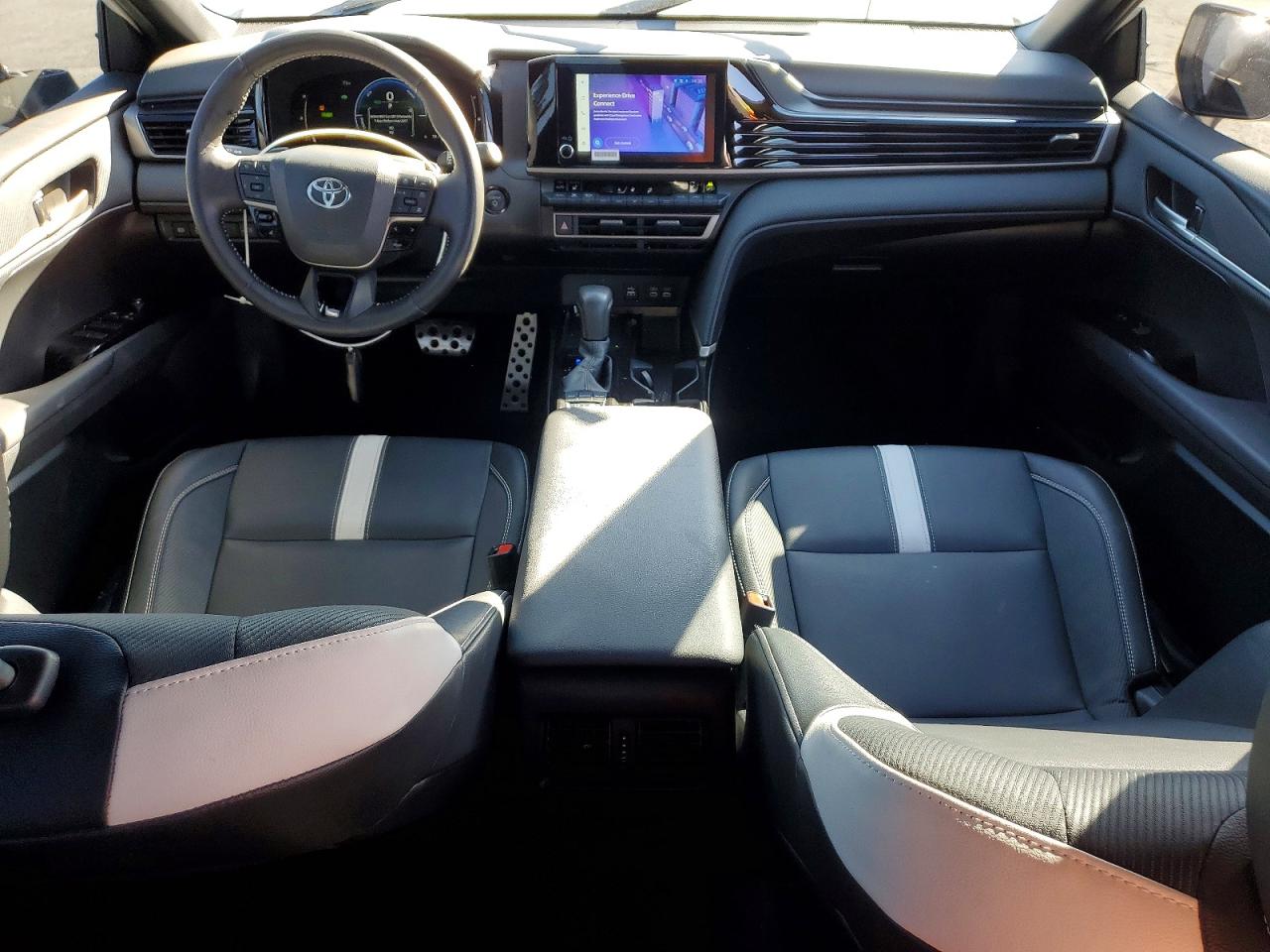 2025 TOYOTA CAMRY XSE photo 8