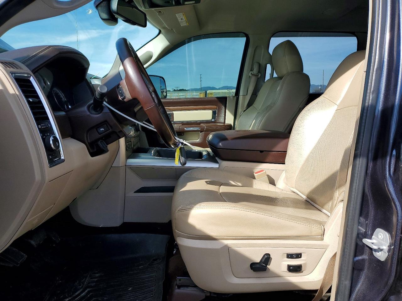 2016 RAM 1500 photo 7