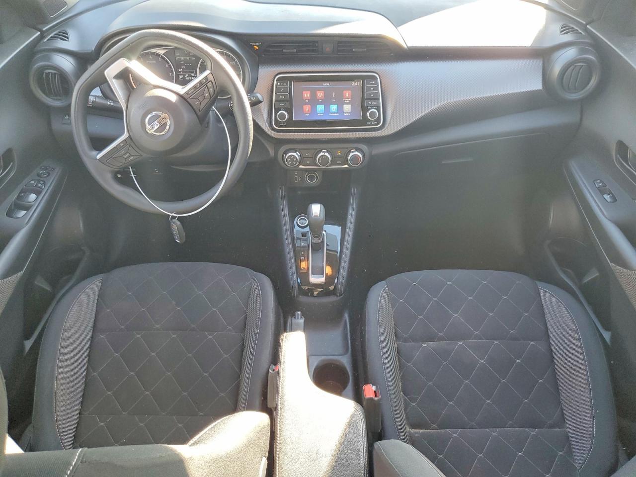 2019 NISSAN KICKS S photo 8