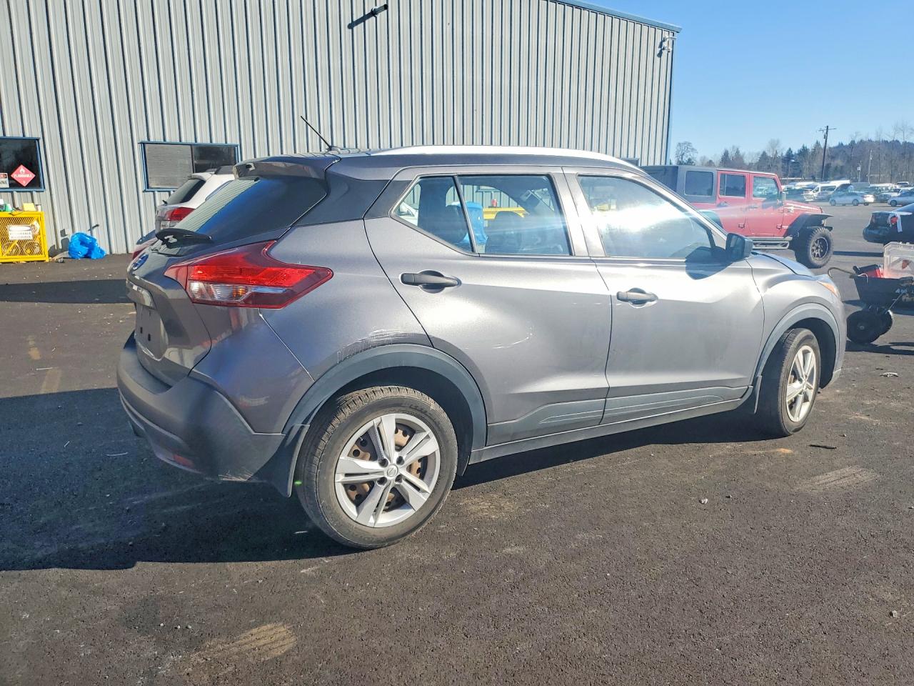 2019 NISSAN KICKS S photo 3