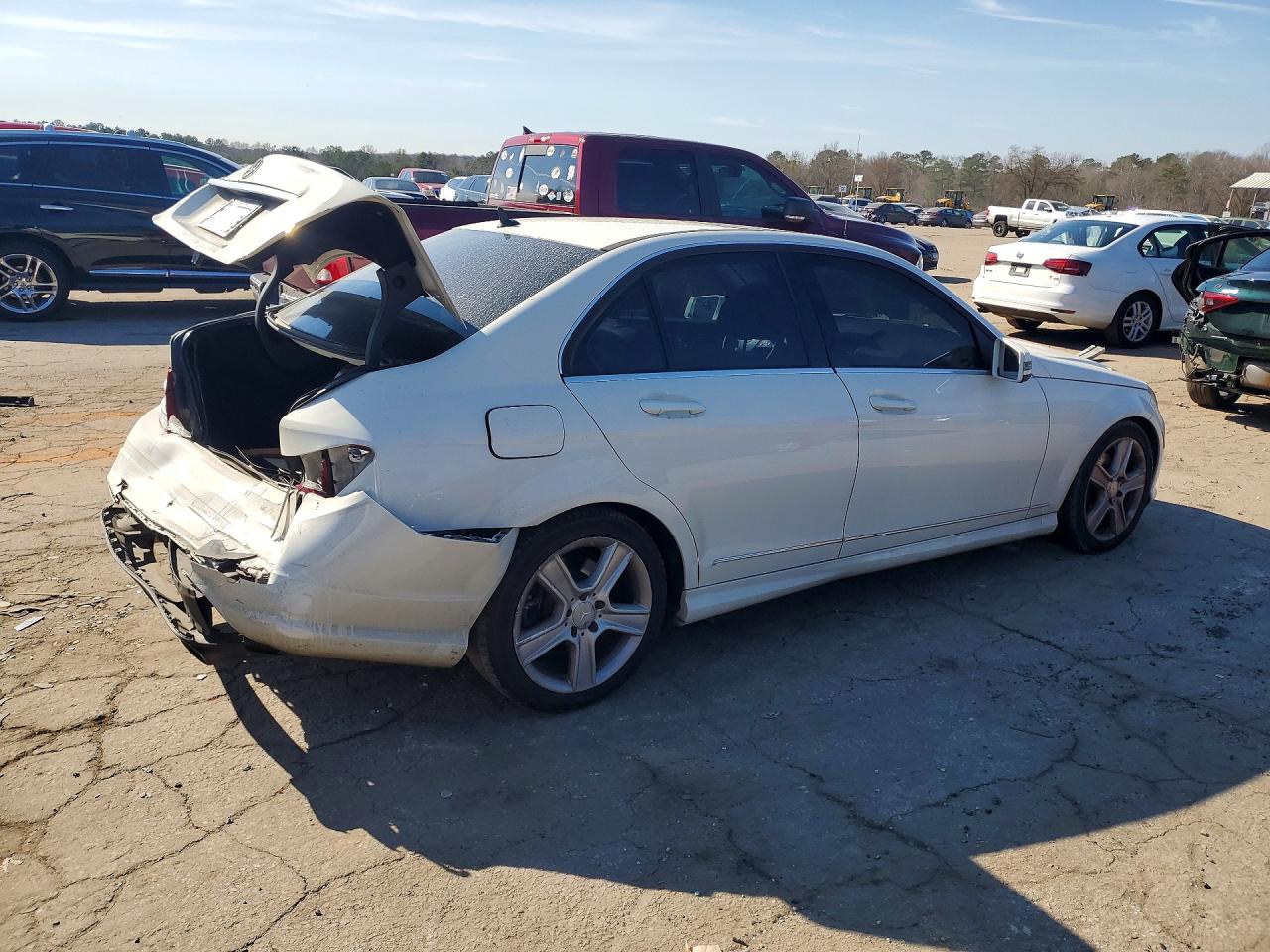 2011 MERCEDES-BENZ C 300 photo 3