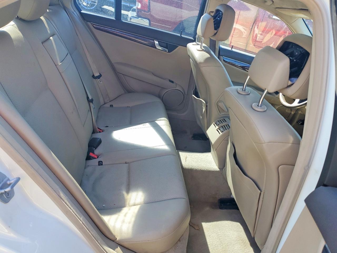 2011 MERCEDES-BENZ C 300 photo 10