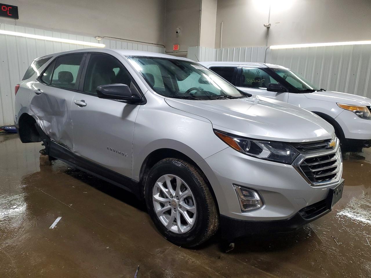 2020 CHEVROLET EQUINOX LS photo 4