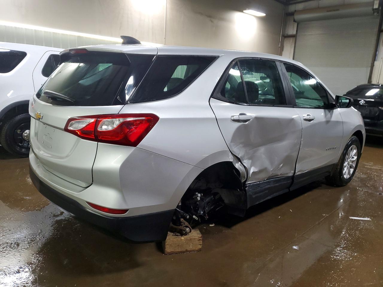 2020 CHEVROLET EQUINOX LS photo 3