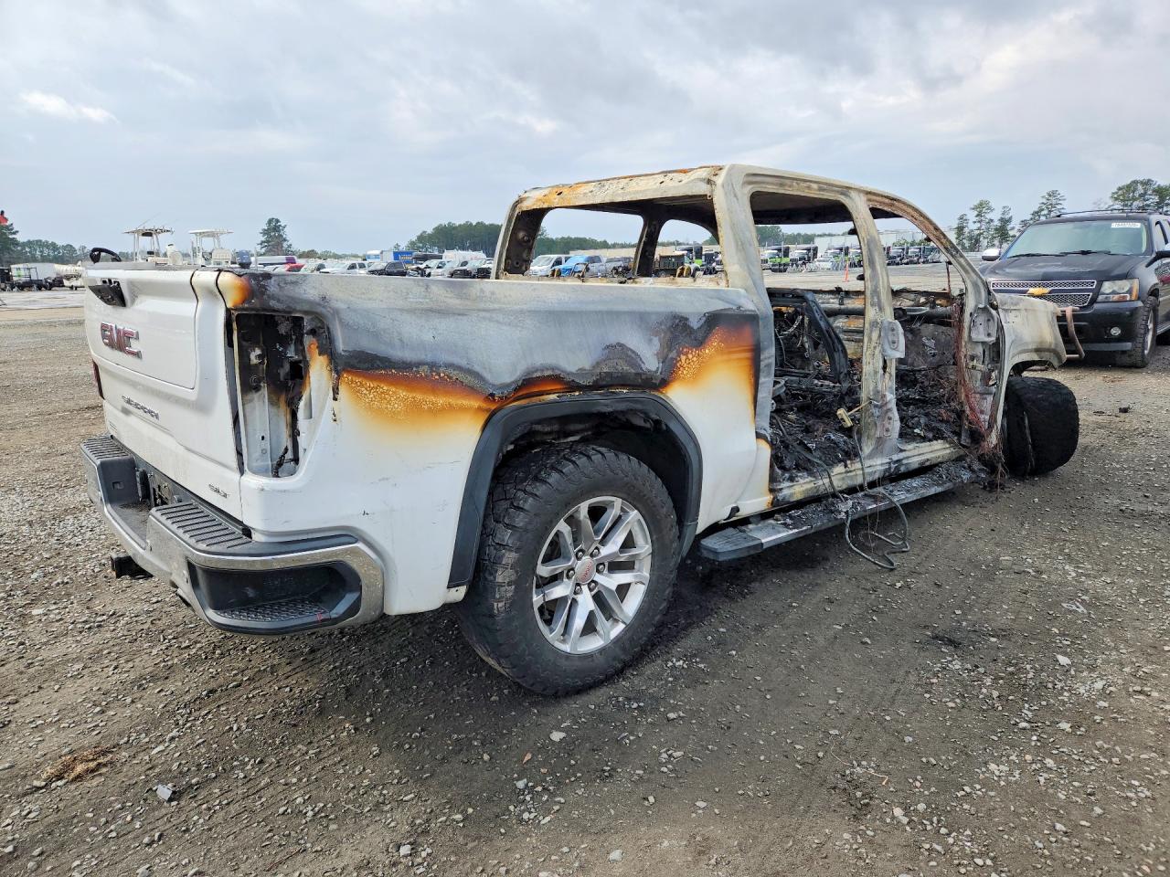 2019 GMC SIERRA K1500 SLT photo 3