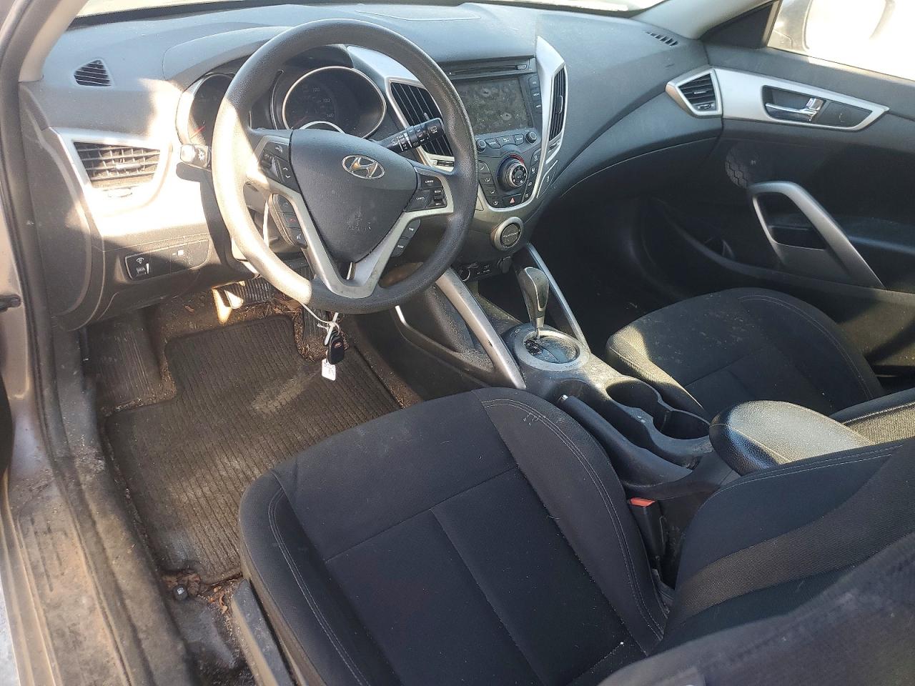 2015 HYUNDAI VELOSTER photo 8