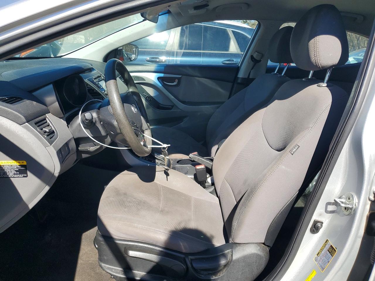 2016 HYUNDAI ELANTRA SE photo 13