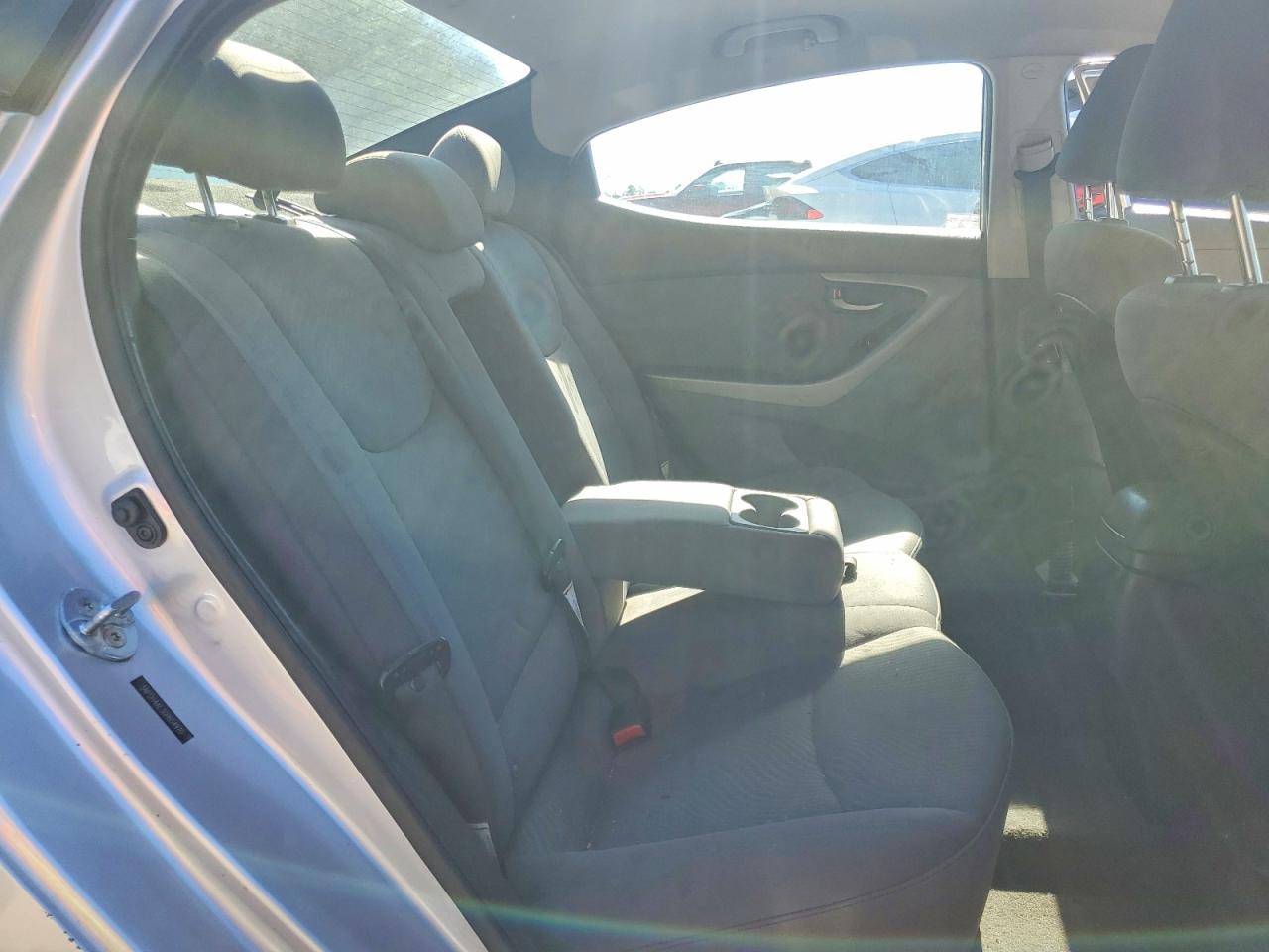 2016 HYUNDAI ELANTRA SE photo 19