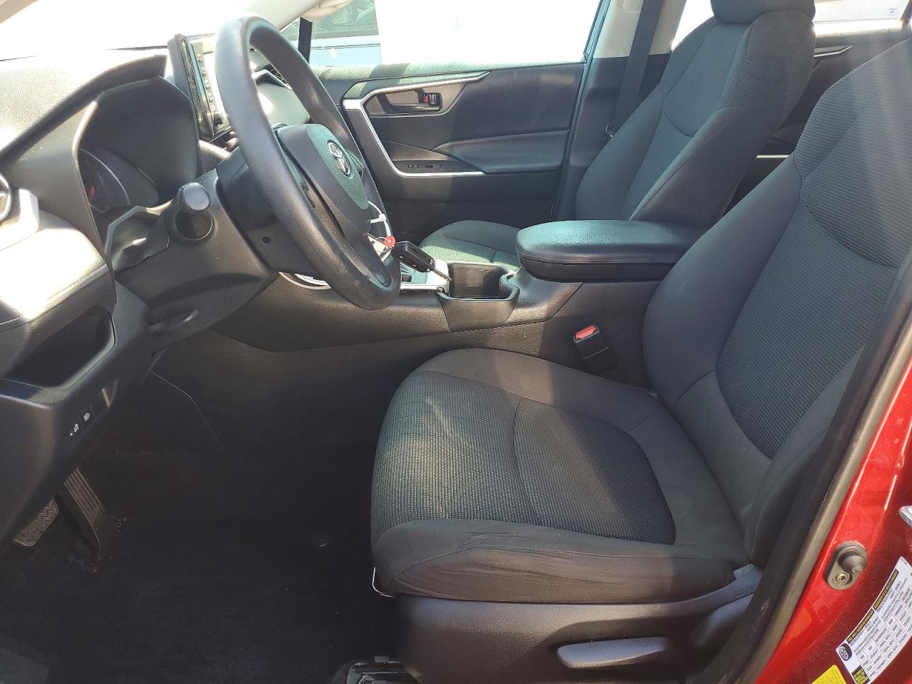 2022 TOYOTA RAV4 LE photo 13
