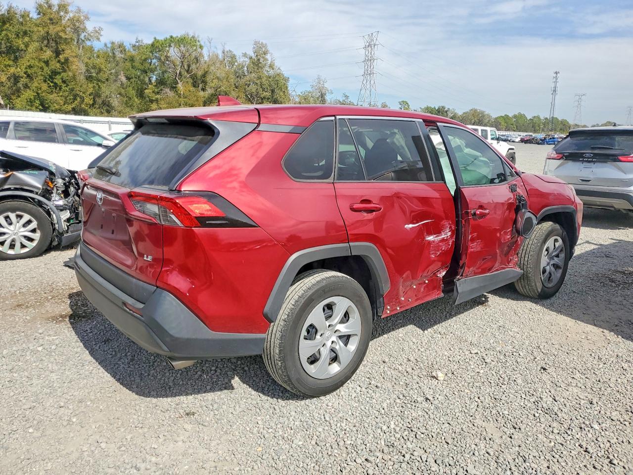 2022 TOYOTA RAV4 LE photo 5