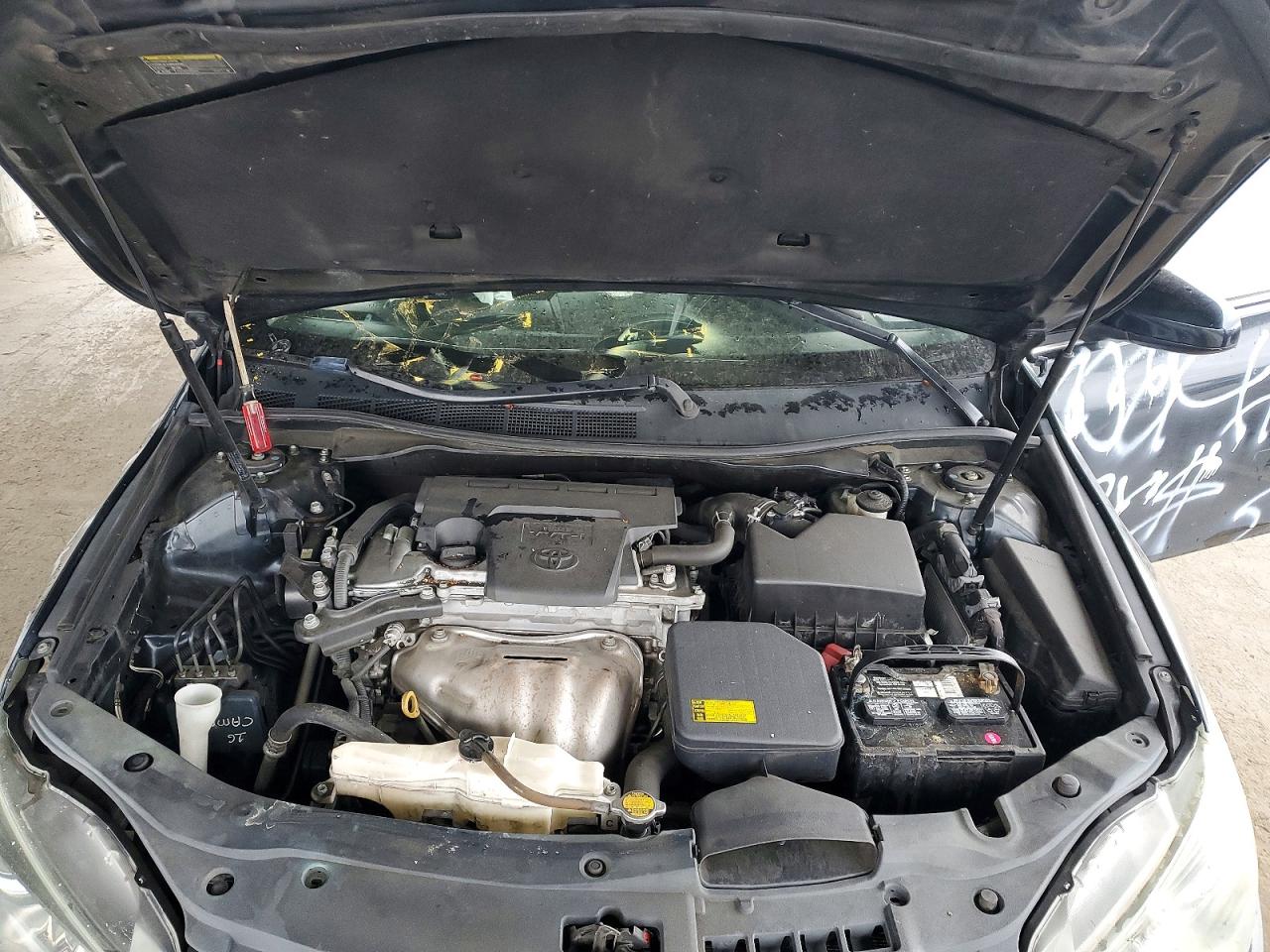 2015 TOYOTA CAMRY LE photo 11